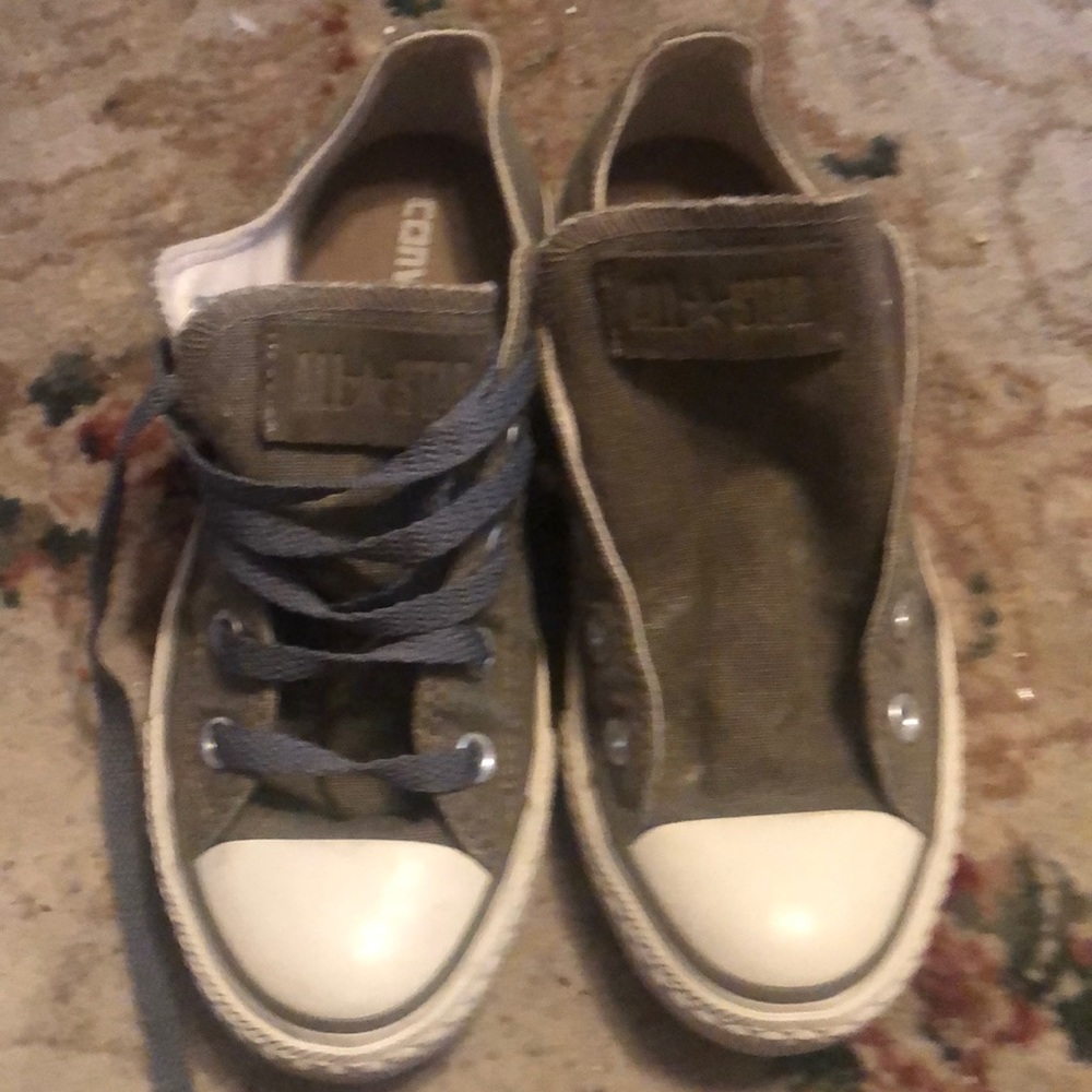 Women’s size 4 converse chuck taylor gray all star